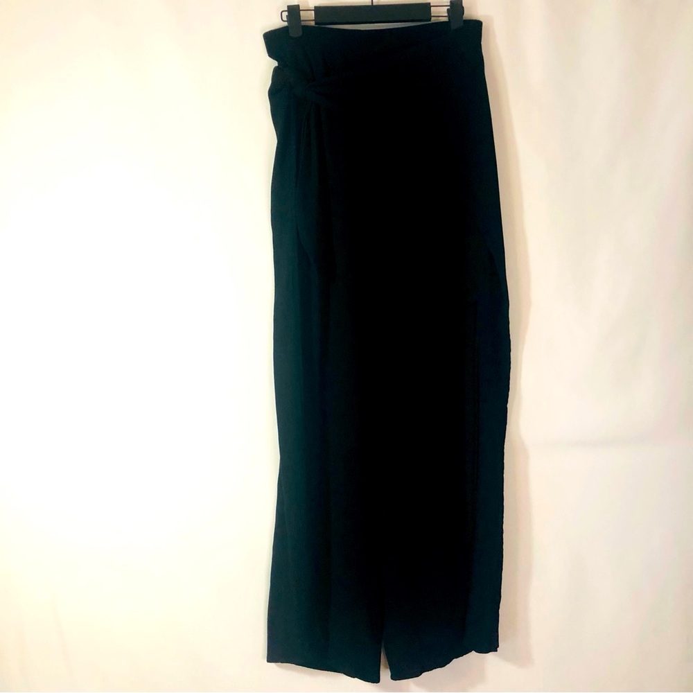 Wide Legged Woman Pants Size M Black Loose Lace Up